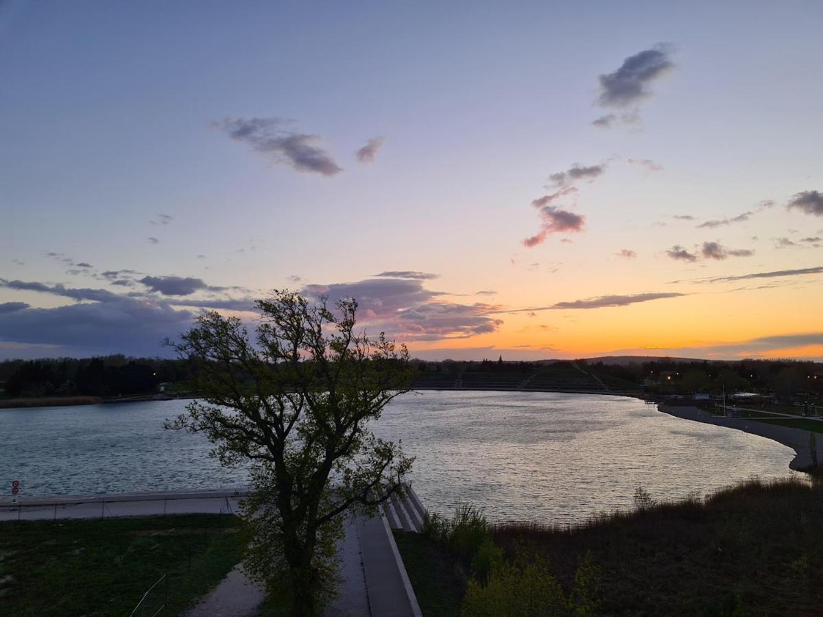Lakeside Provence - Appartement 4 Etoiles Face Au Lac De Монтё Экстерьер фото