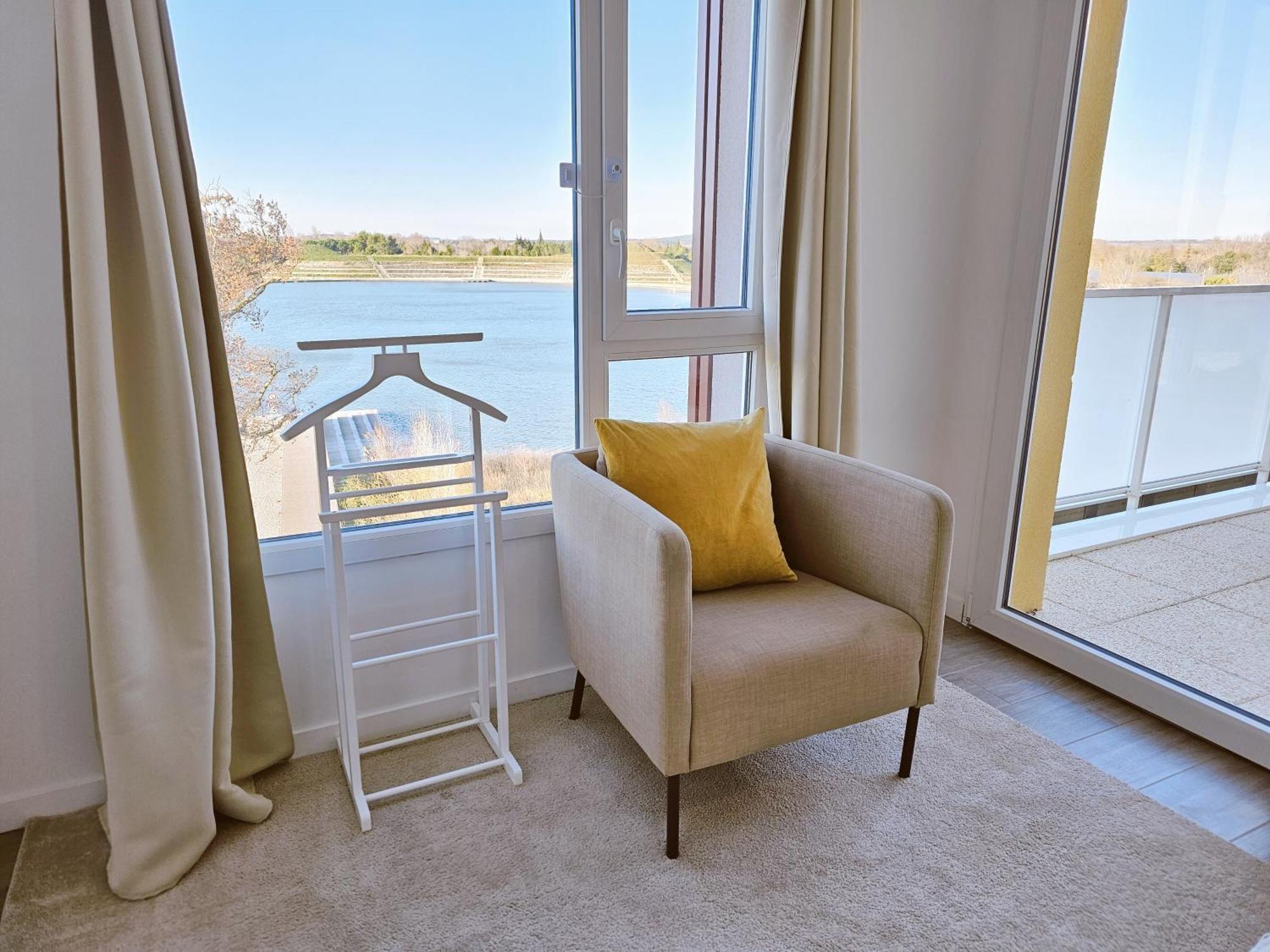 Lakeside Provence - Appartement 4 Etoiles Face Au Lac De Монтё Экстерьер фото